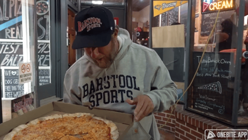 christmas miracle dave portnoy saves struggling veteran owned pizza shop in baltimore