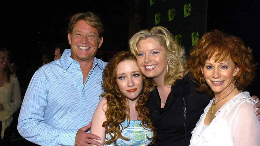 The cast of "Reba"