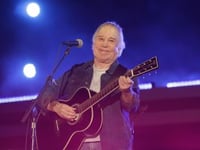 ‘Chronic’ back pain forces Paul Simon to cancel weekend concerts