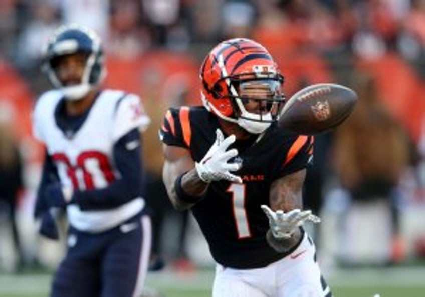 Cincinnati Bengals agree to extensions with wide receivers Ja'Marr Chase, Tee Higgins