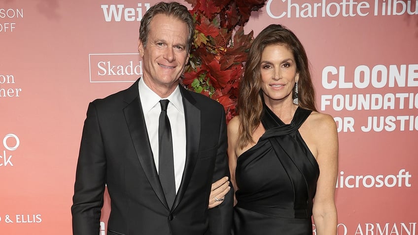 cindy crawford reflects on richard gere relationship molding herself around stars interests