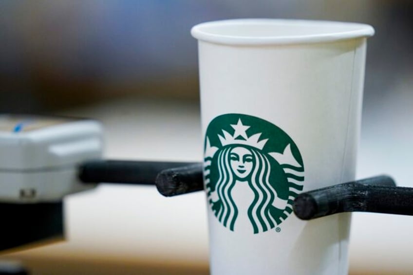 citing sustainability starbucks wants to overhaul its iconic cup will customers go along