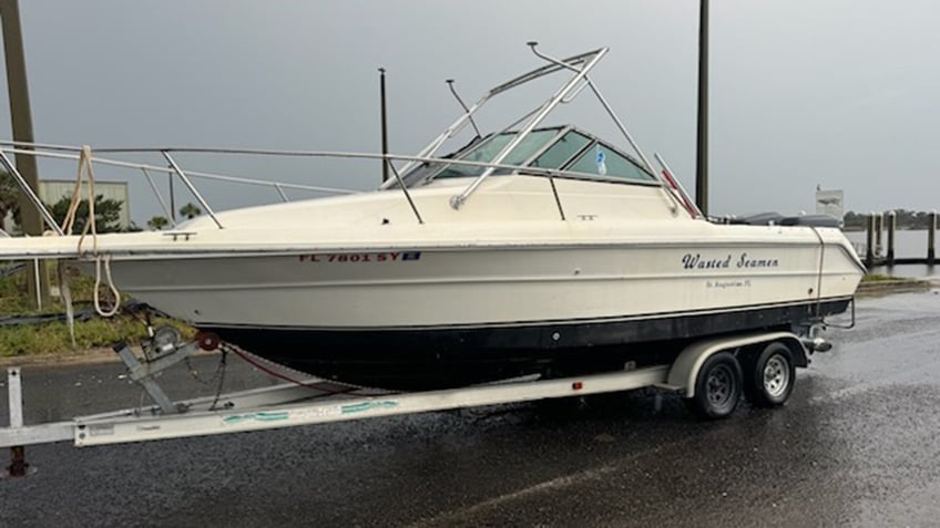 Florida boat that capsized is salvaged