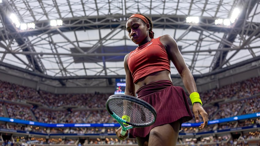 Coco Gauff between points