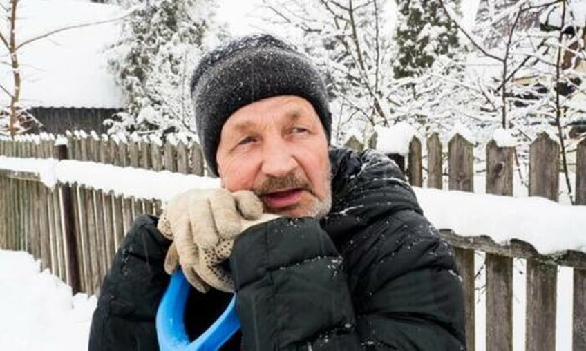 cold weather deaths double in us minorities elderly most at risk