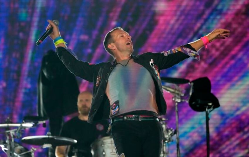 coldplay brings empathy and selena gomez to the bands 2023 north american tour finale