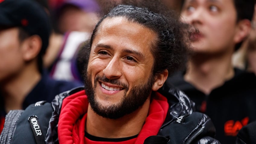 colin kaepernick compared nfl to slavery now he wants to play for the jets is he nuts