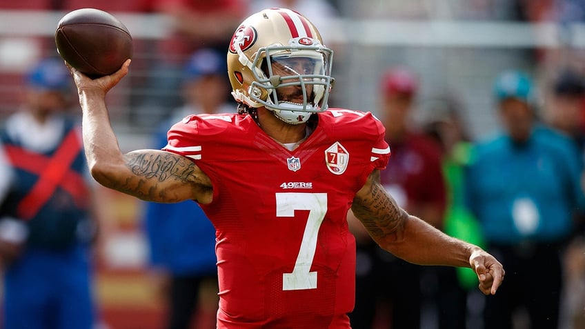 colin kaepernicks agent tells jets qb is interested in nfl comeback after aaron rodgers injury report