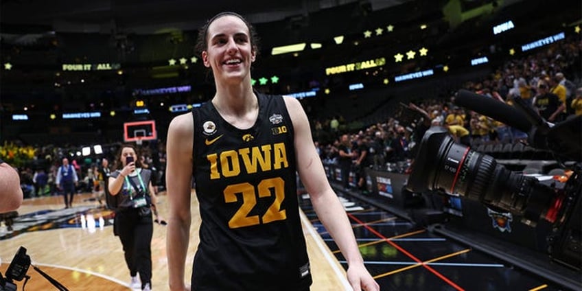 college basketball star caitlin clark gets butter sculpture at iowa state fair