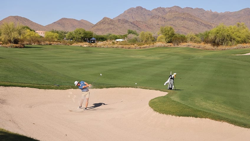 college golf team puts delta on blast for handling of golf clubs before ncaa championship in viral video