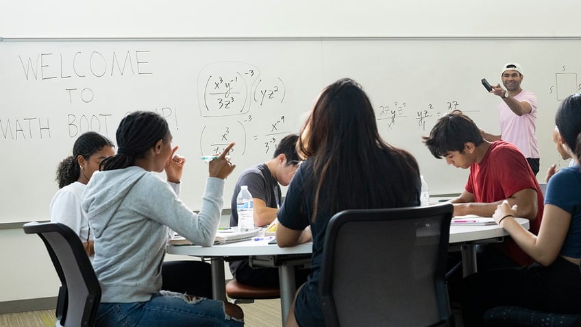 college students are struggling with basic math many stuck at 9th grade level professors blame the pandemic