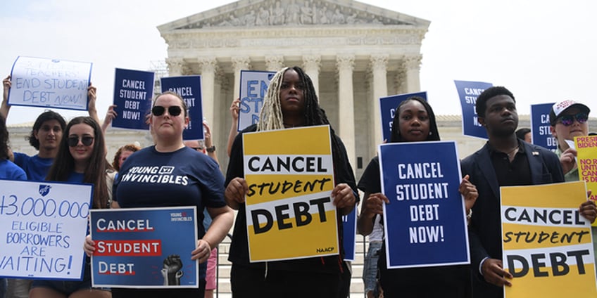 colleges on spending spree when student loan debt is higher than ever wsj analysis