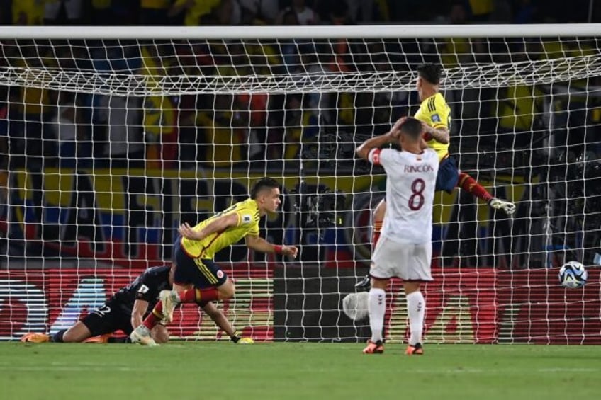 colombia make winning start to world cup qualifying