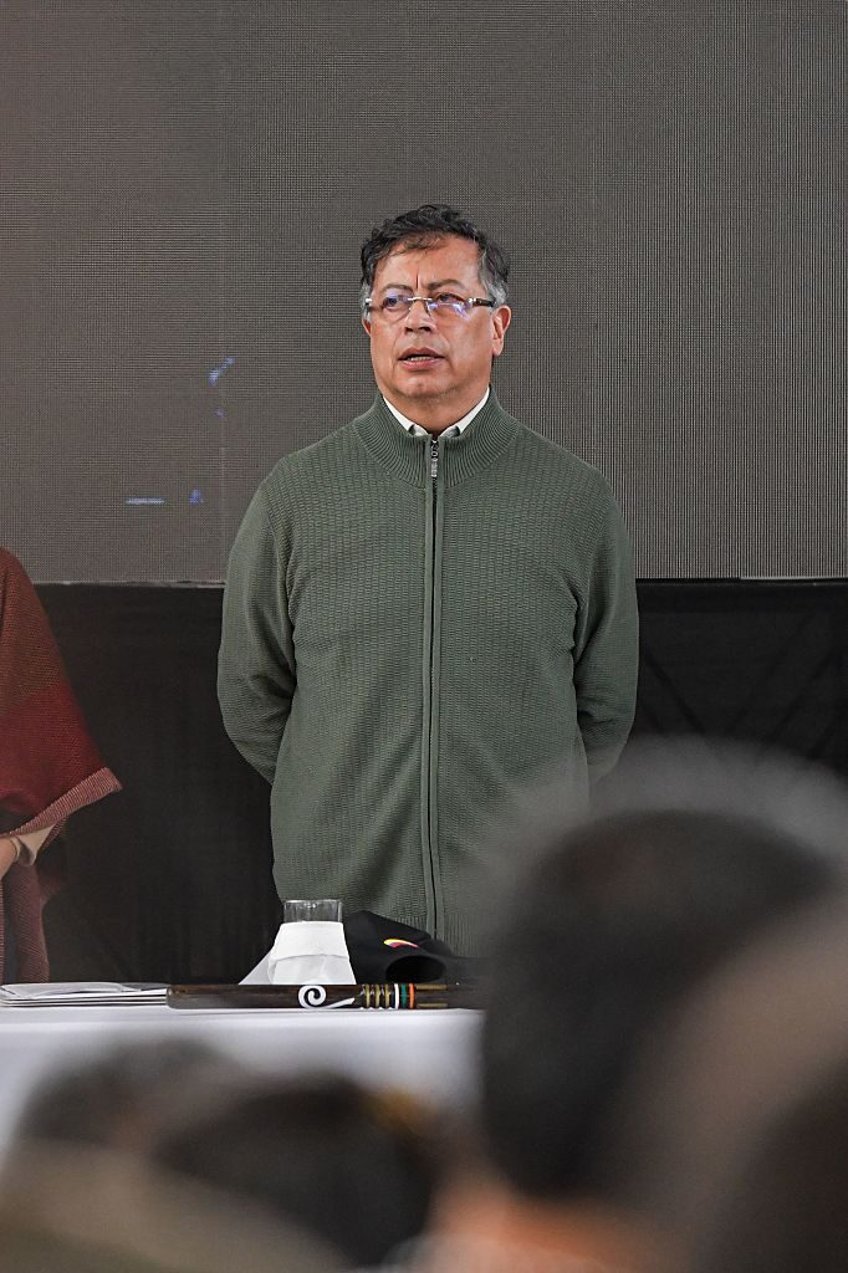colombias guerrilla leftist president gustavo petro claims us revoked his visa