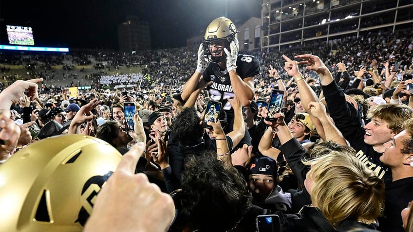 colorado athletic director sends letter urging students to refrain from rushing the field at home games