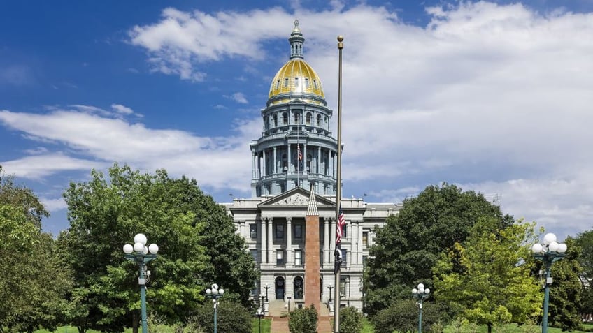 colorado democrats push to allow non residents access to medically assisted suicide