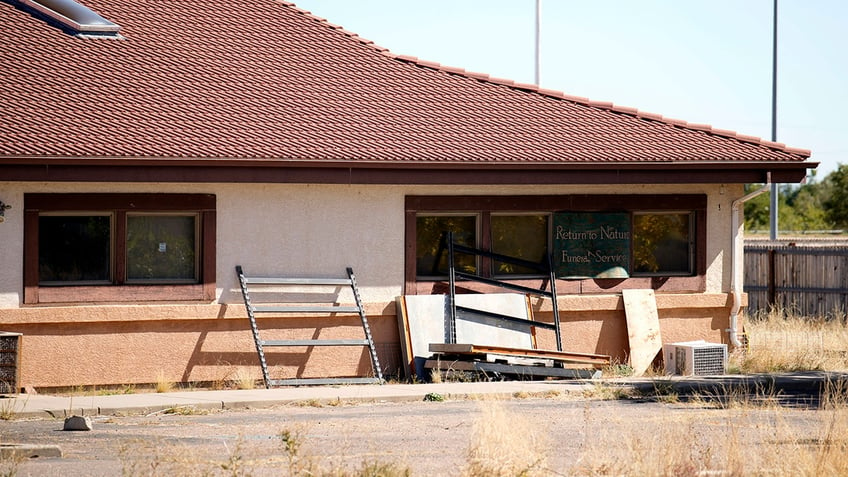 colorado families may have received fake ashes after 189 bodies found at funeral home evidence suggests