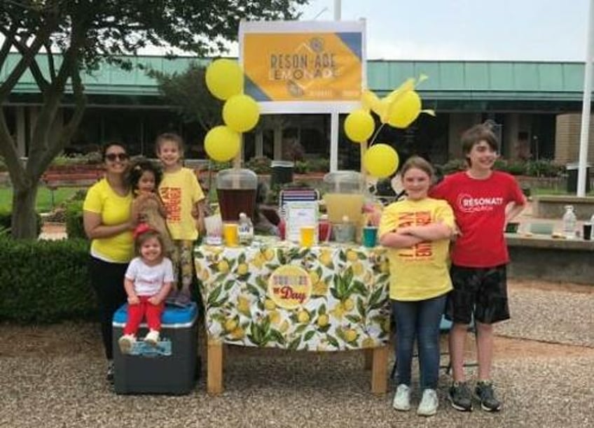 colorado hoa calls the police on childrens lemonade stand