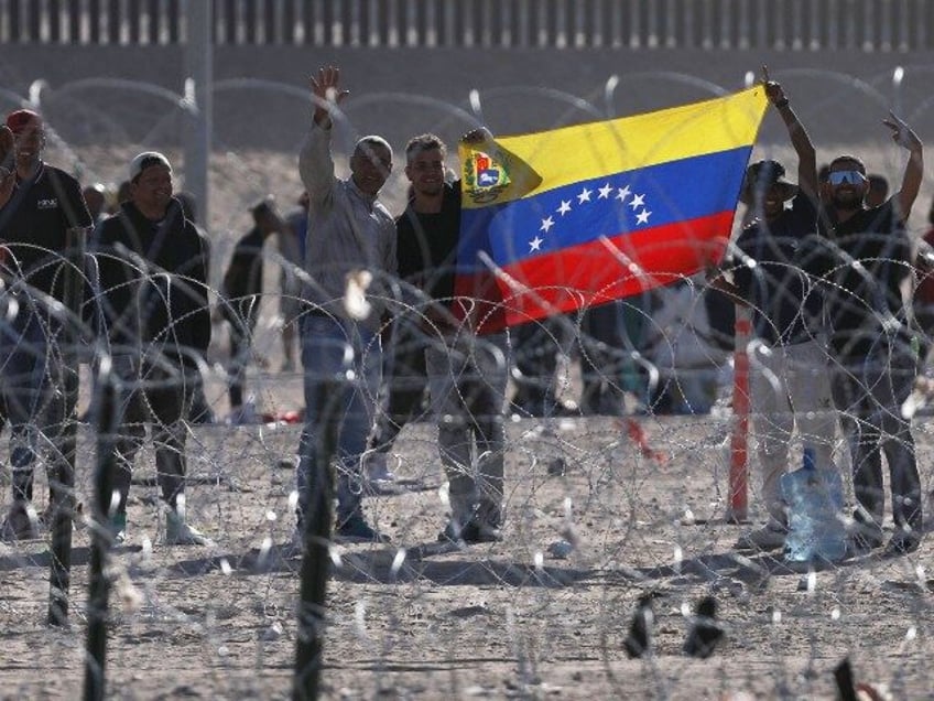 Venezuelan Migrants at Border in El Paso (Photo by HERIKA MARTINEZ/AFP via Getty Images)