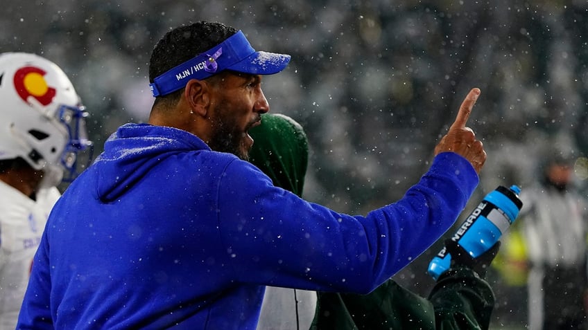 colorado state penalized after fans throw snowballs at air force bench