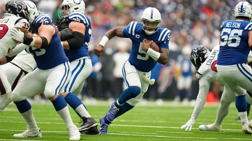 colts anthony richardson leaves game with concussion after scoring 2 touchdowns