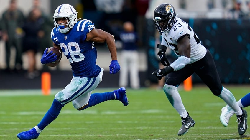 colts owner rules outs trade for jonathan taylor despite request from star rb report