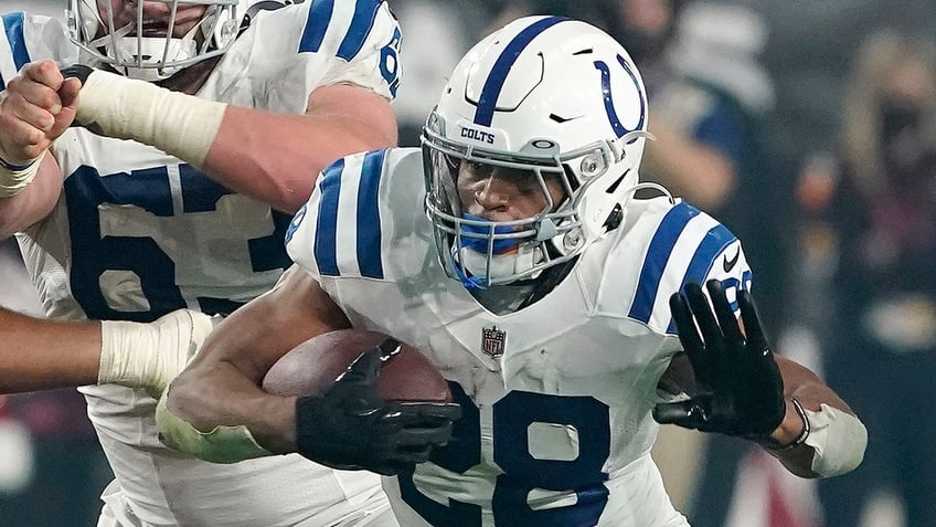 colts sticking with jonathan taylor running back placed on pup list