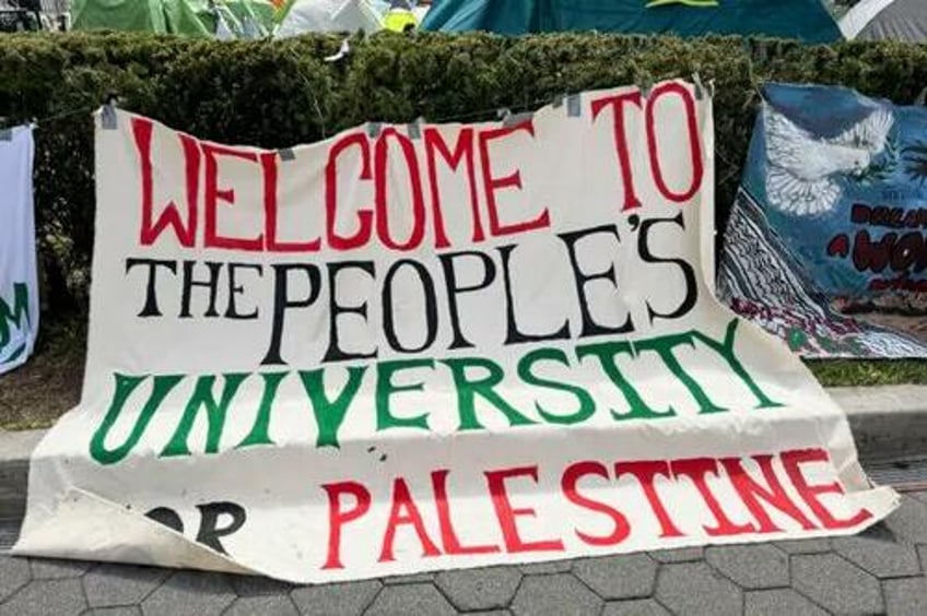 columbia student protesters break into barricade themselves into building after deadline to disperse passes