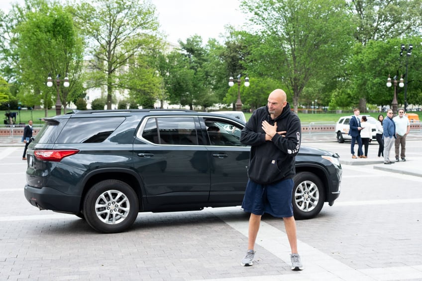 come as you are schumer gives thumbs up to end of senate dress code