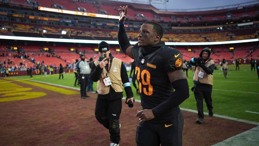 Jeremy Reaves runs off the field