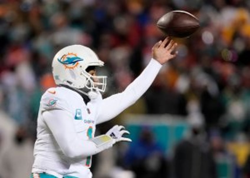 Concussion forces Dolphins to place Tagovailoa on IR