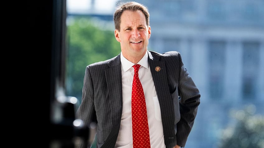 Rep. JIm Himes walking into Capitol