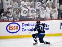Connor Hellebuyck makes 22 saves, Jets beat Stars 4-0 in Game 2 to tie series