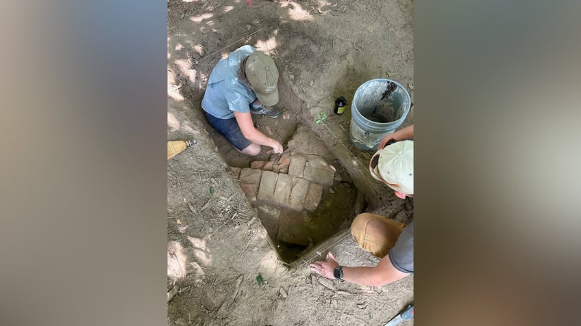 Archeologists dig at Colonial Williamsburg site where Revolutionary War-era discovery was made