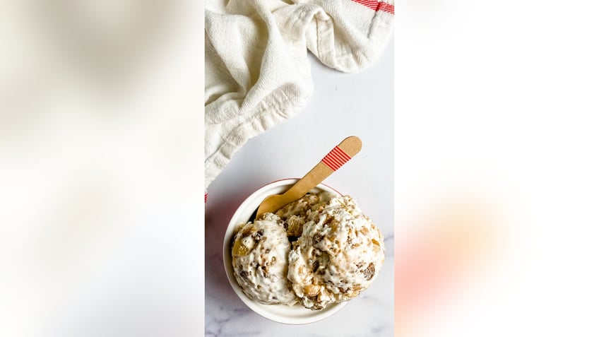 cool off with easy homemade peach cobbler ice cream try the recipe