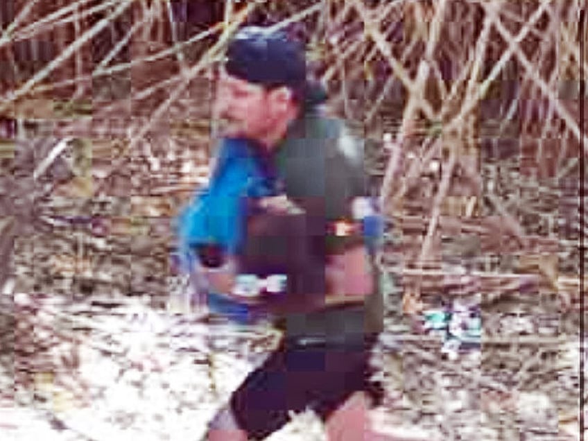 Human Smuggler Carries Child into Texas (Texas Department of Public Safety)