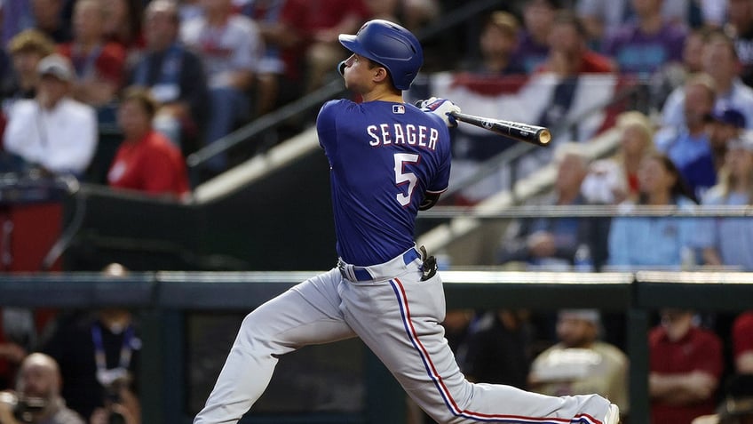 corey seager launches another home run to lead rangers over diamondbacks in game 3