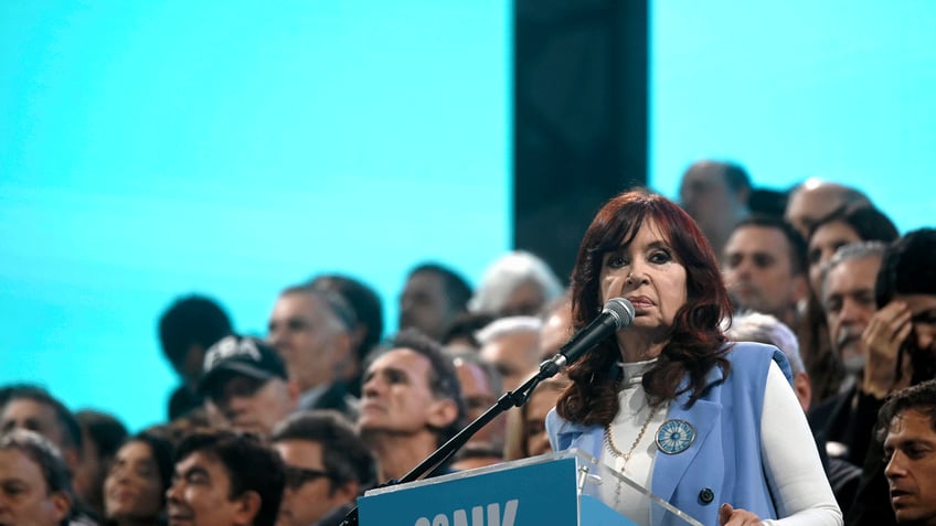 corruption case reopened against argentinas vice president fernandez adding to her legal woes