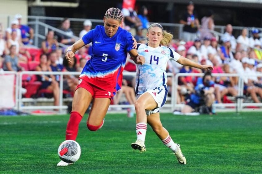 United States forward Trinity Rodman controls the ball against Costa Rica's Priscila Chinc