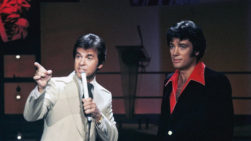 Ronnie McDowell on Dick Clark's show in 1977