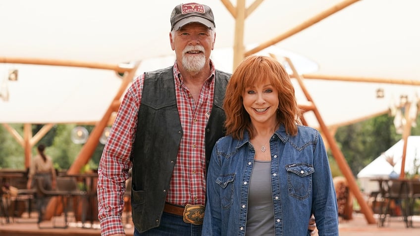 Reba McEntire and Rex Linn on Big Sky