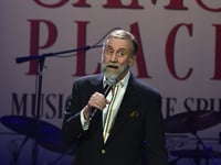 Country singer Ray Stevens suffers mild heart attack, cancels shows