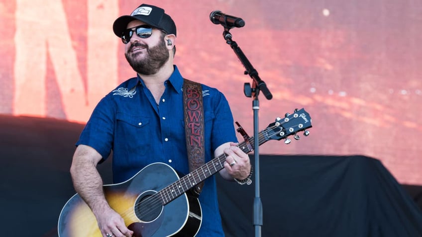 Wade Bowen with guitar