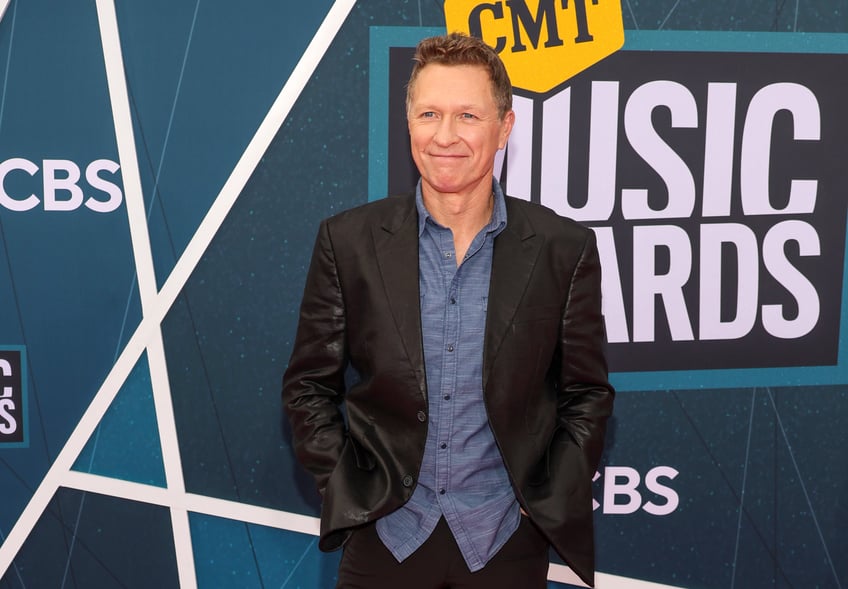 country star craig morgan reenlists in army reserve at 59
