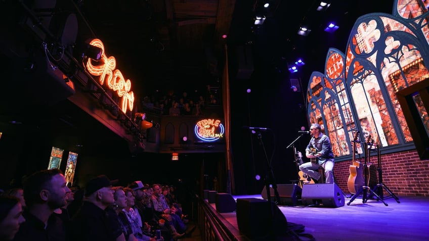 eric church performing at chiefs