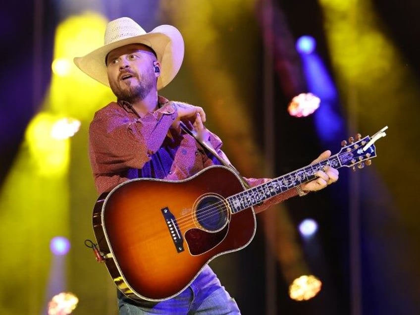 country superstar cody johnson backs jason aldean if being patriotic makes you an outlaw then by god ill be an outlaw