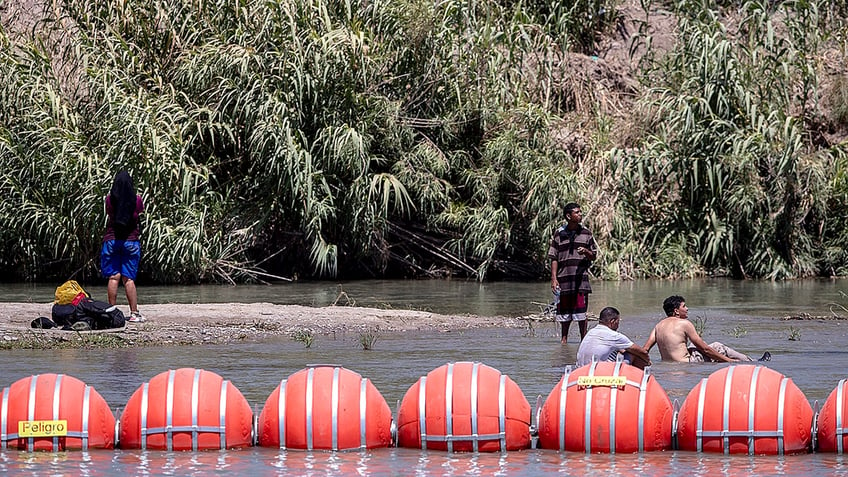 court lets texas keep floating border buoys in rio grande for now