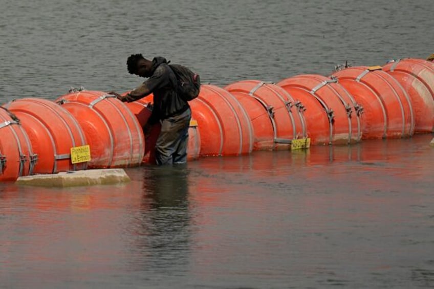 court order allows texas floating barrier on us mexico border to remain in place for now