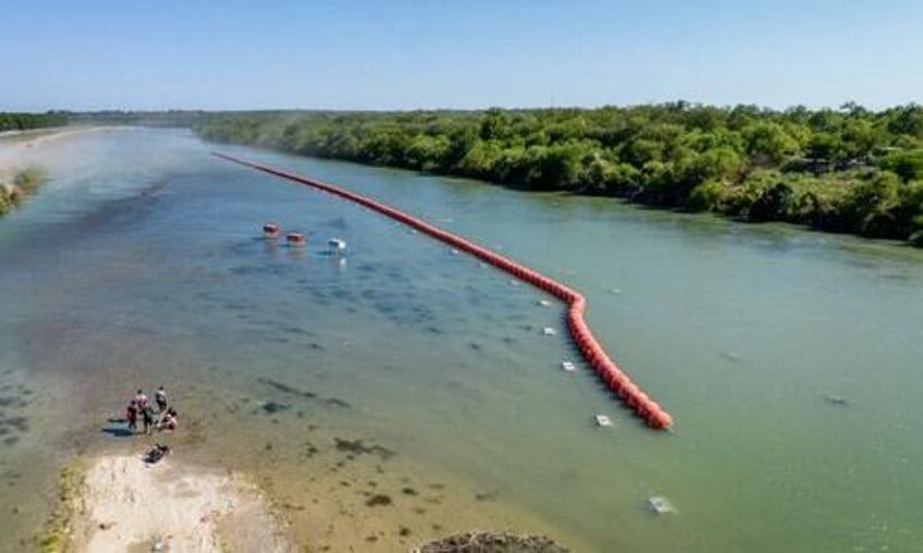 court overturns order to remove texas rio grande barrier