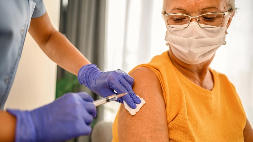 covid booster warning from florida surgeon general who advises people not to get new vaccine